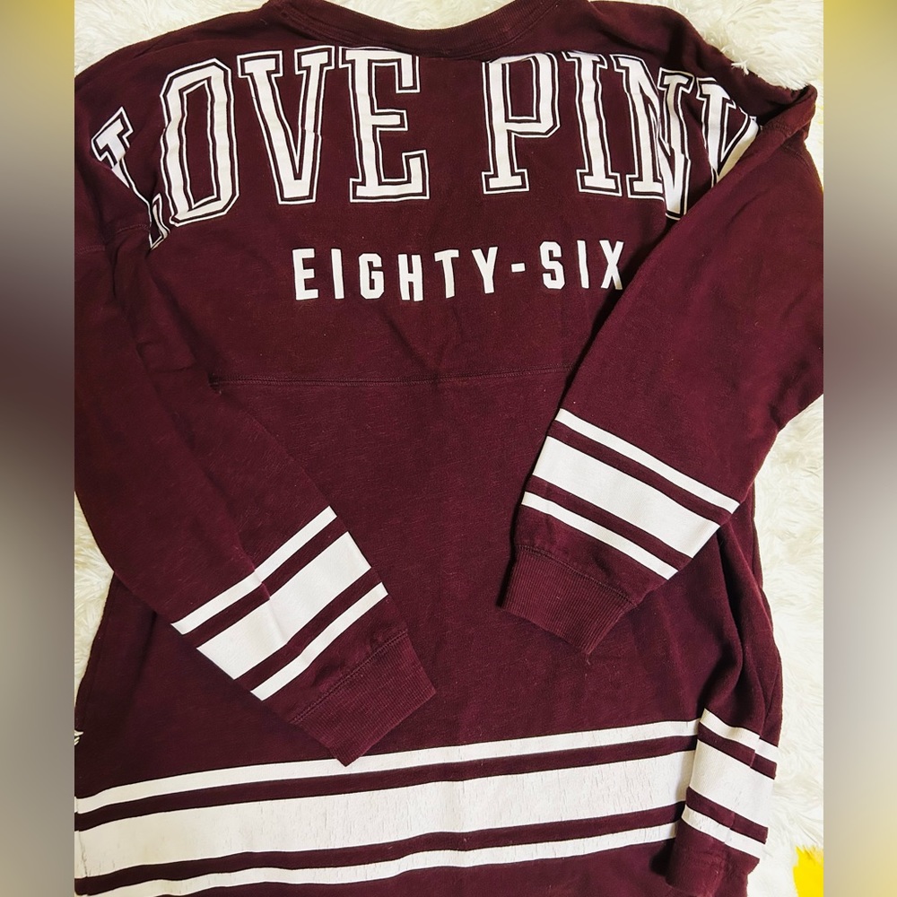 VS PINK Varsity crew